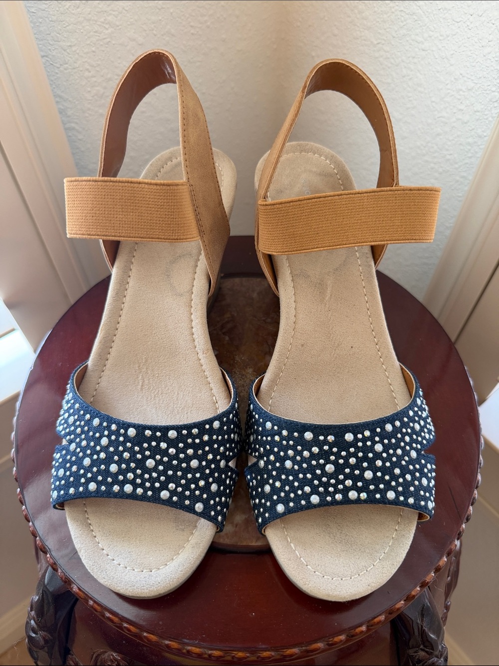 St. John’s Bay Wedge Sandals 8 Silver Studs Denim Straps & Tan Elastic Strap